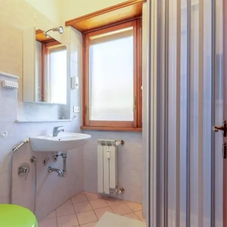 Apartment Graziosi Nord Con Parcheggio, Minimo 3 Notti, 15 Minuti Dal Centro Con Tram Florence